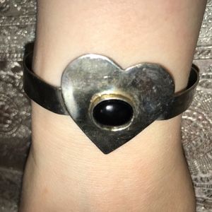 Artisan Silver & Black Gem Heart-shaped Bracelet
